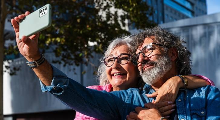 Pareja mayor disfrutando su retiro